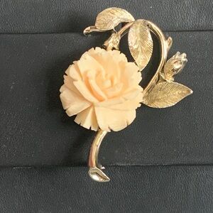 Vintage Stamped LISNER Flower Brooch